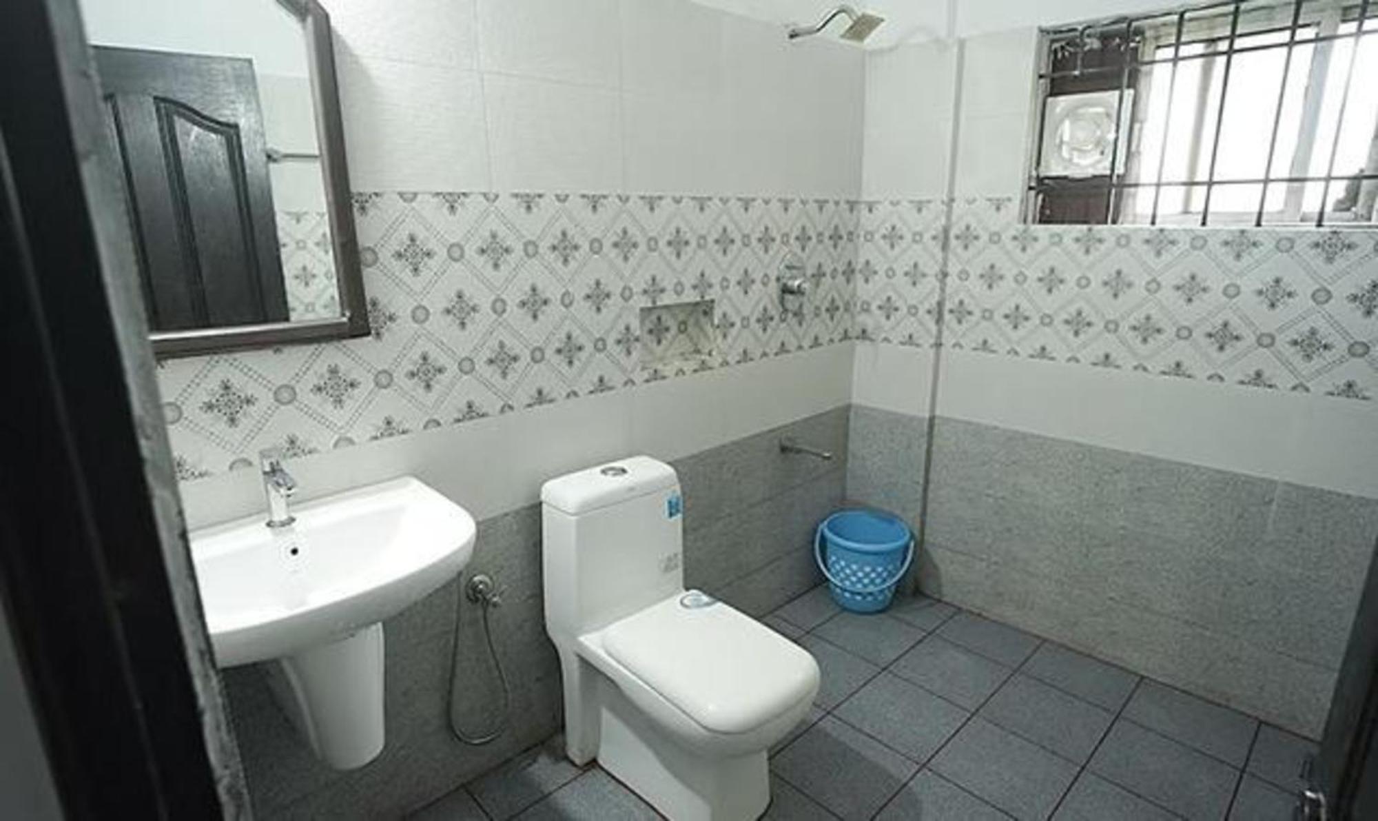 Fabhotel Lime Light Kochi Екстериор снимка